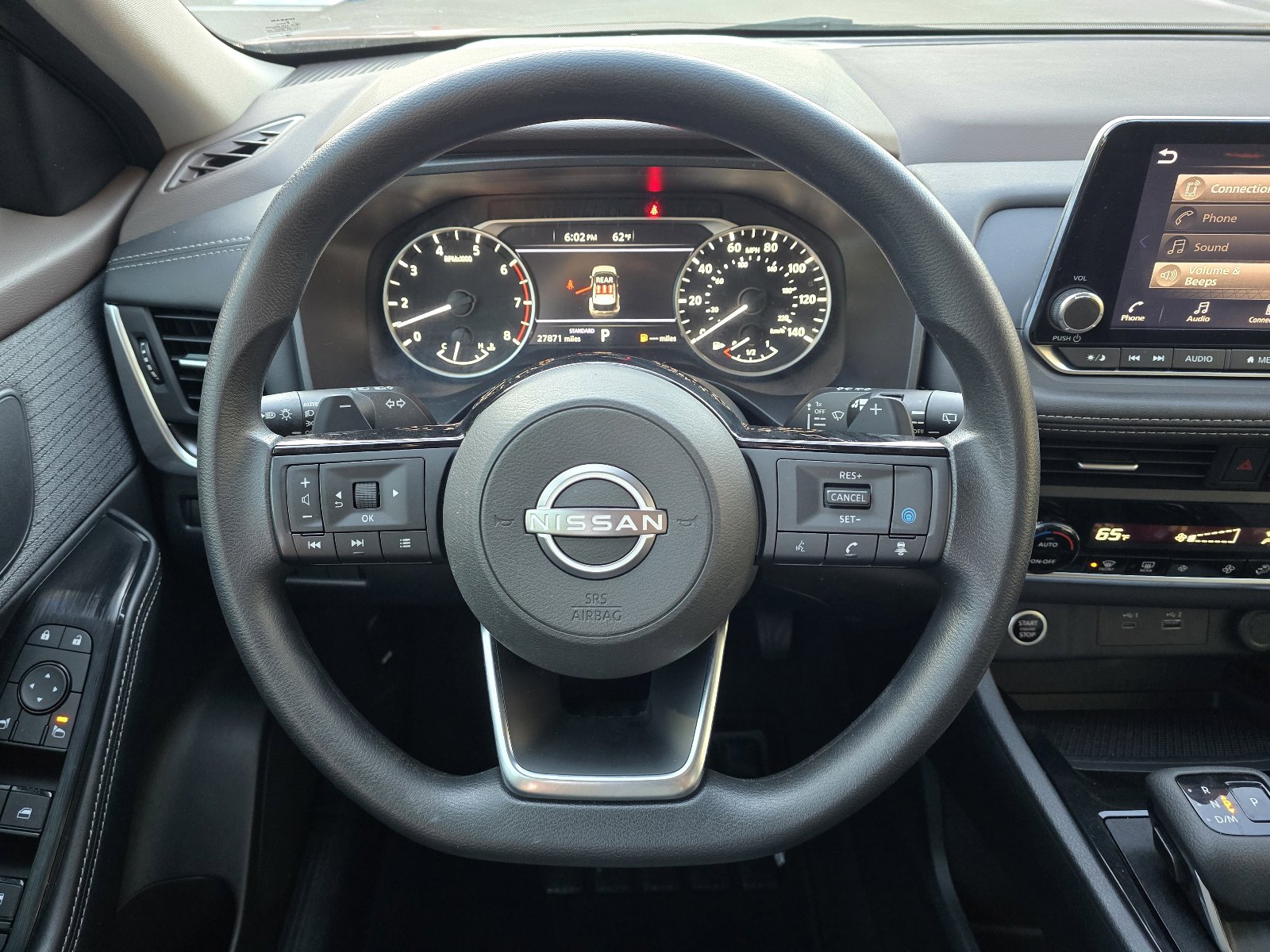 Used 2023 Nissan Rogue SV image 14