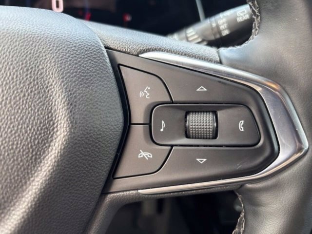 Used 2025 Chevrolet Trax LT w/ LT Convenience Package FWD image 22