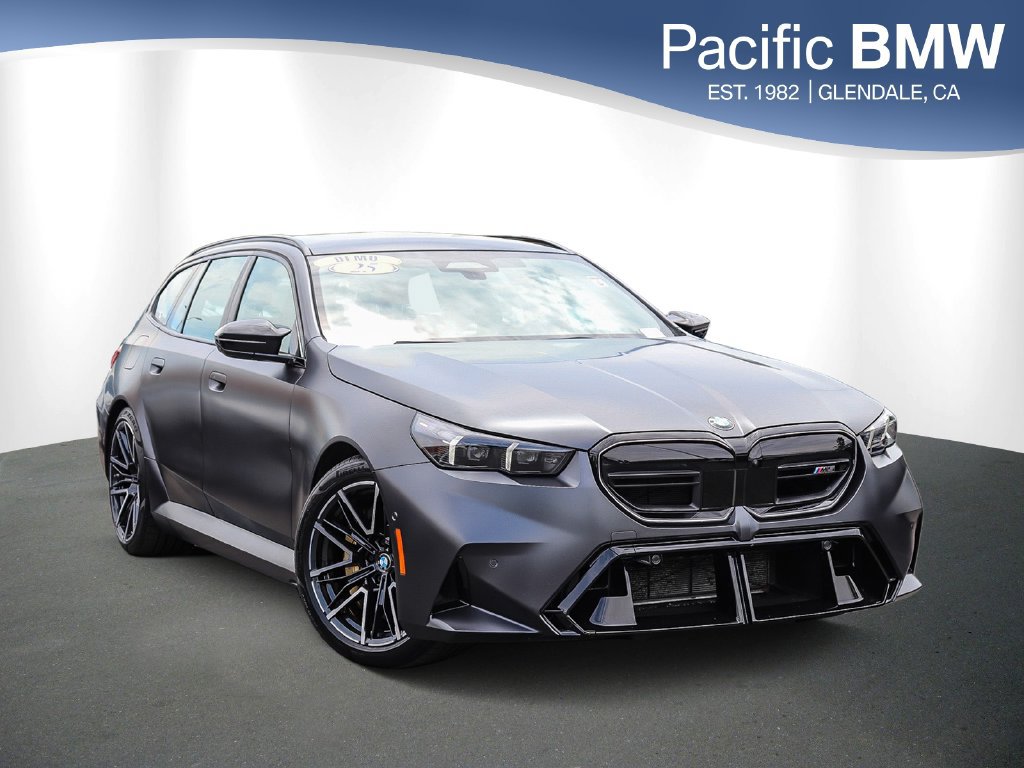 Used 2025 BMW M5 Touring AWD/4WD image 1