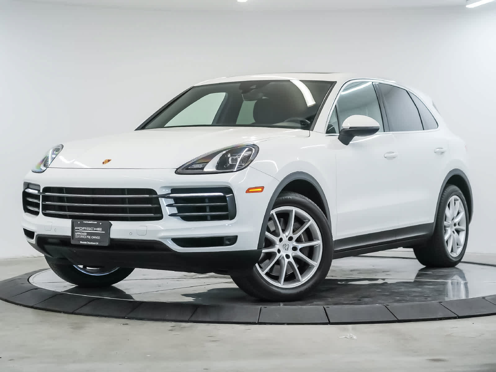 Certified 2023 Porsche Cayenne AWD/4WD image 1