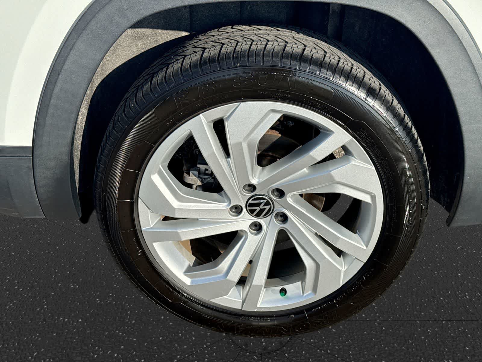 Used 2021 Volkswagen Atlas Cross Sport SEL FWD image 20