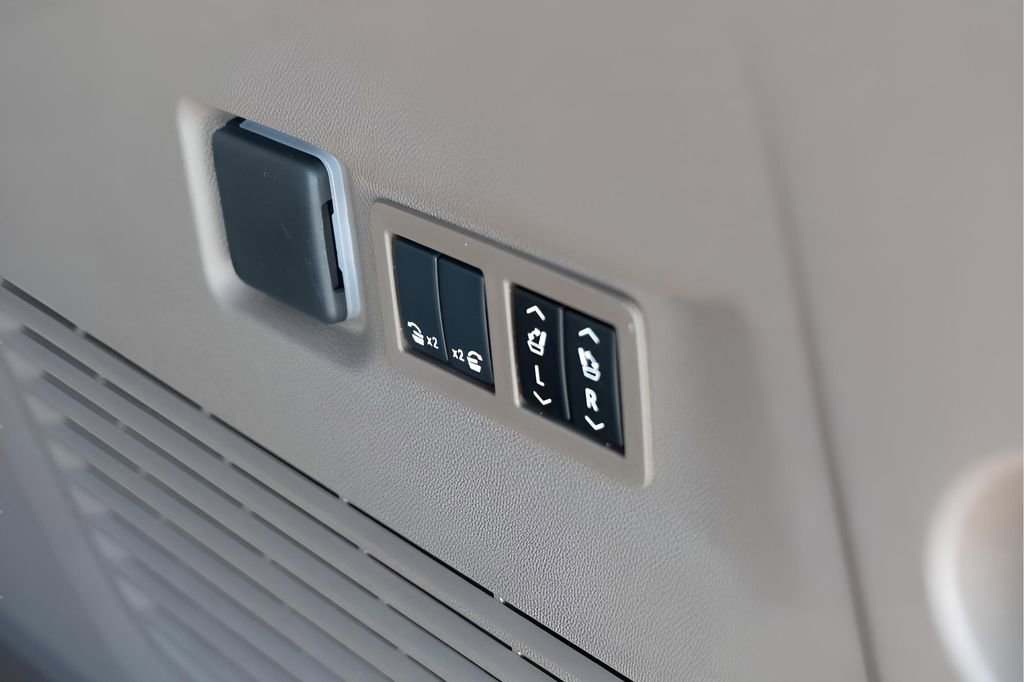 New 2026 GMC Yukon XL Denali w/ Denali Reserve Package image 30