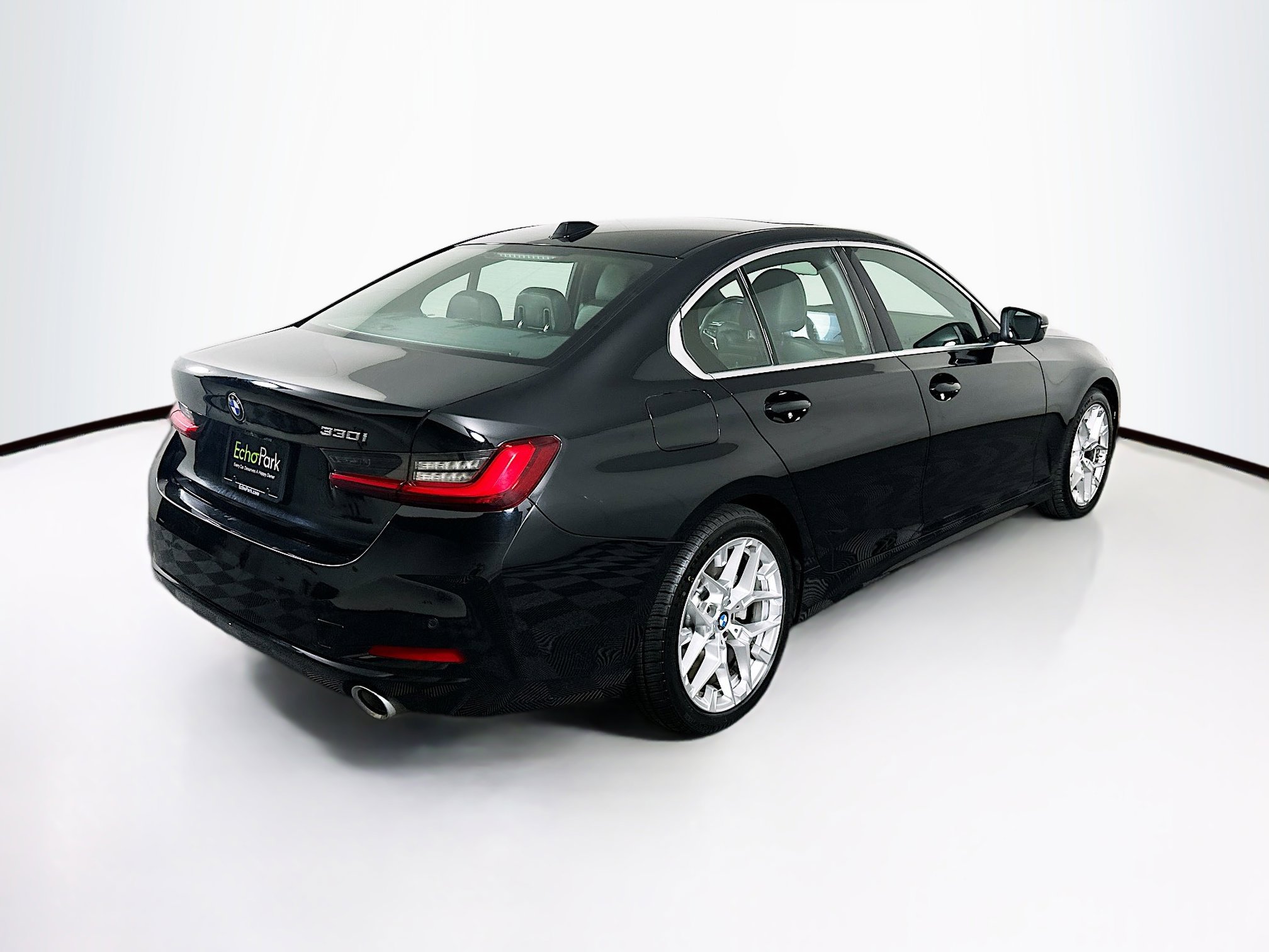 Used 2025 BMW 330i Sedan w/ Convenience Package image 9
