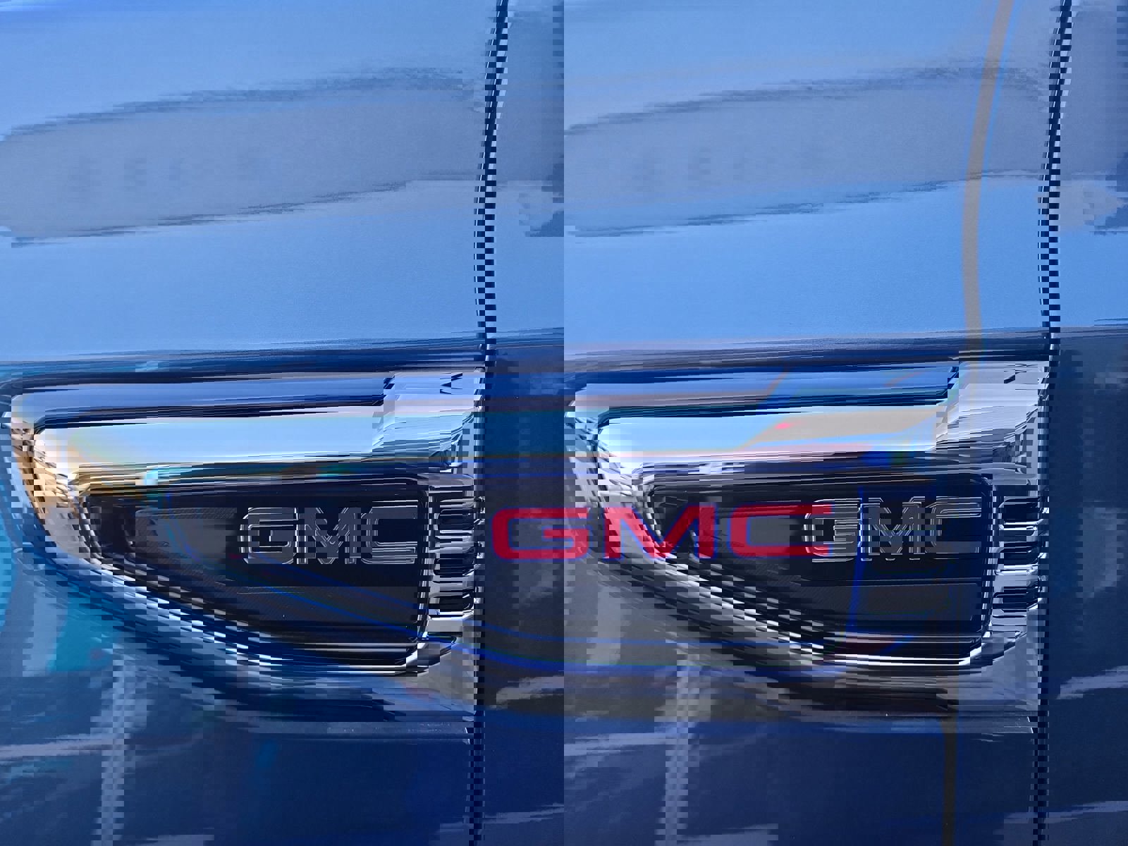 Used 2025 GMC Yukon Elevation image 28