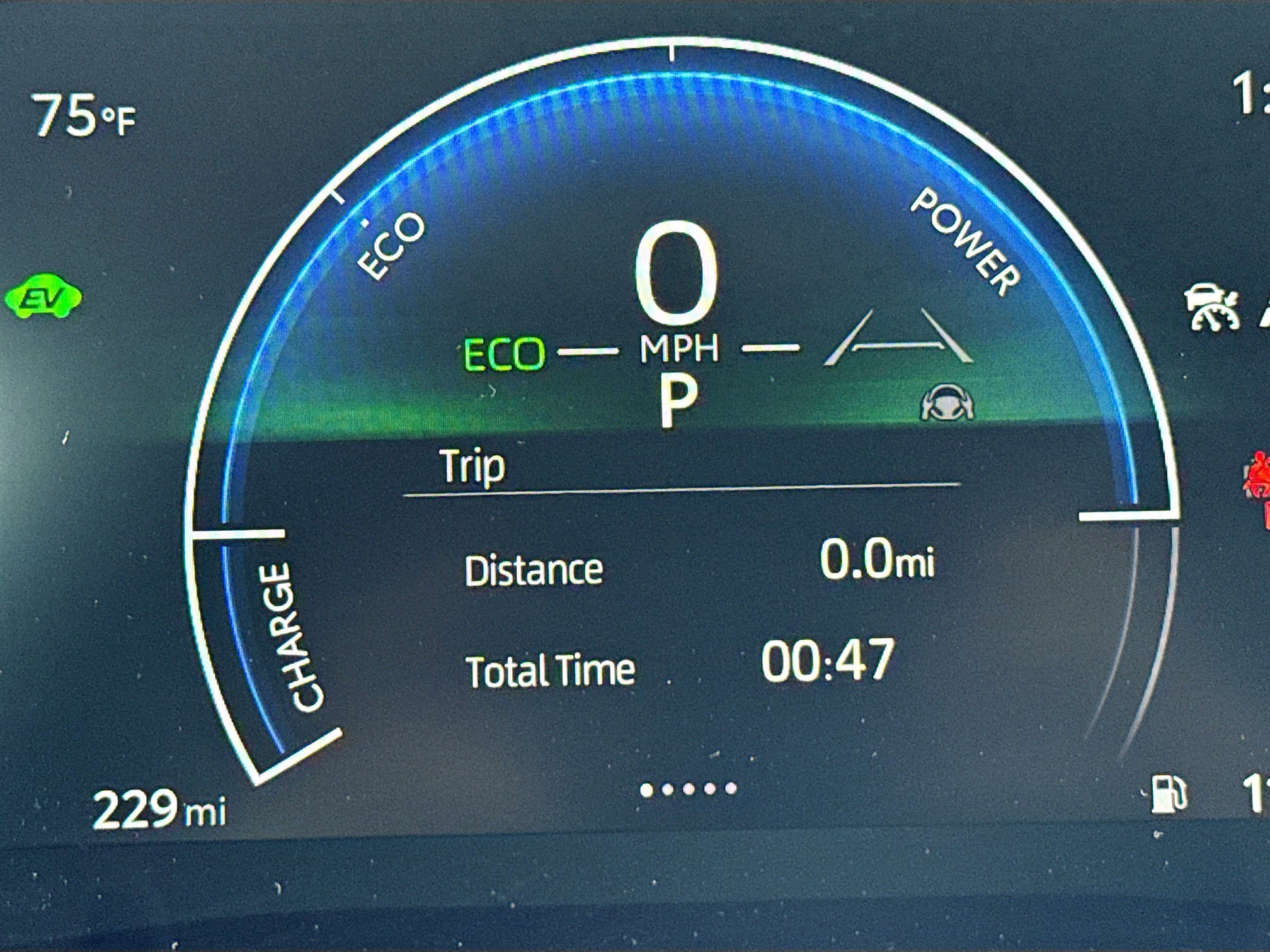 Used 2025 Toyota Camry SE image 40