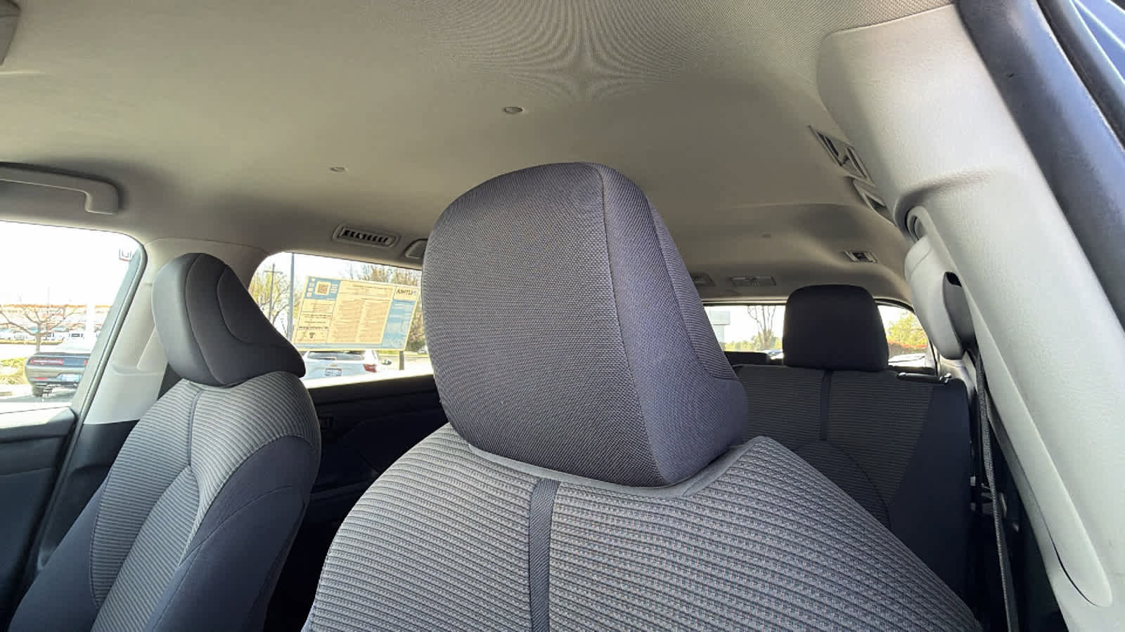 Used 2024 Toyota Highlander LE image 11
