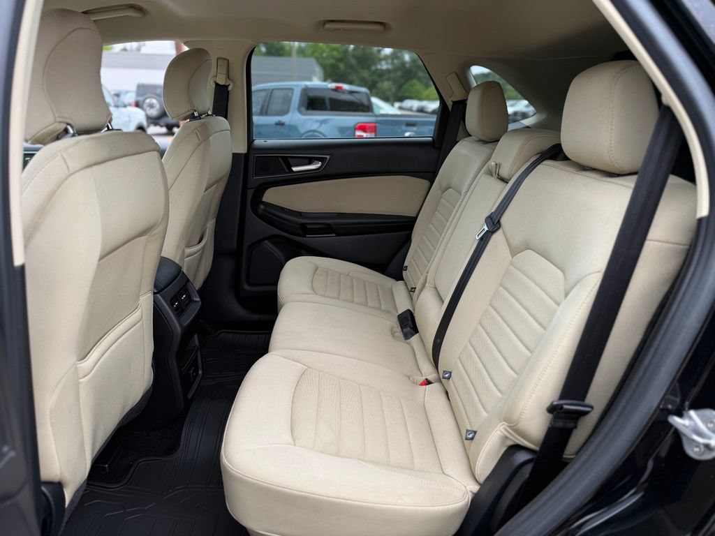 Used 2016 Ford Edge SE AWD/4WD image 13