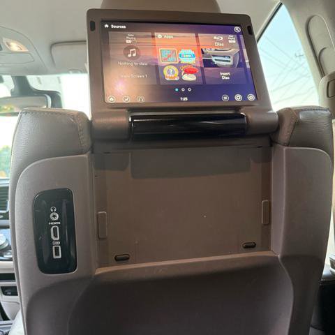 Used 2017 Chrysler Pacifica Touring-L Plus w/ Advanced Safetytec Group image 18