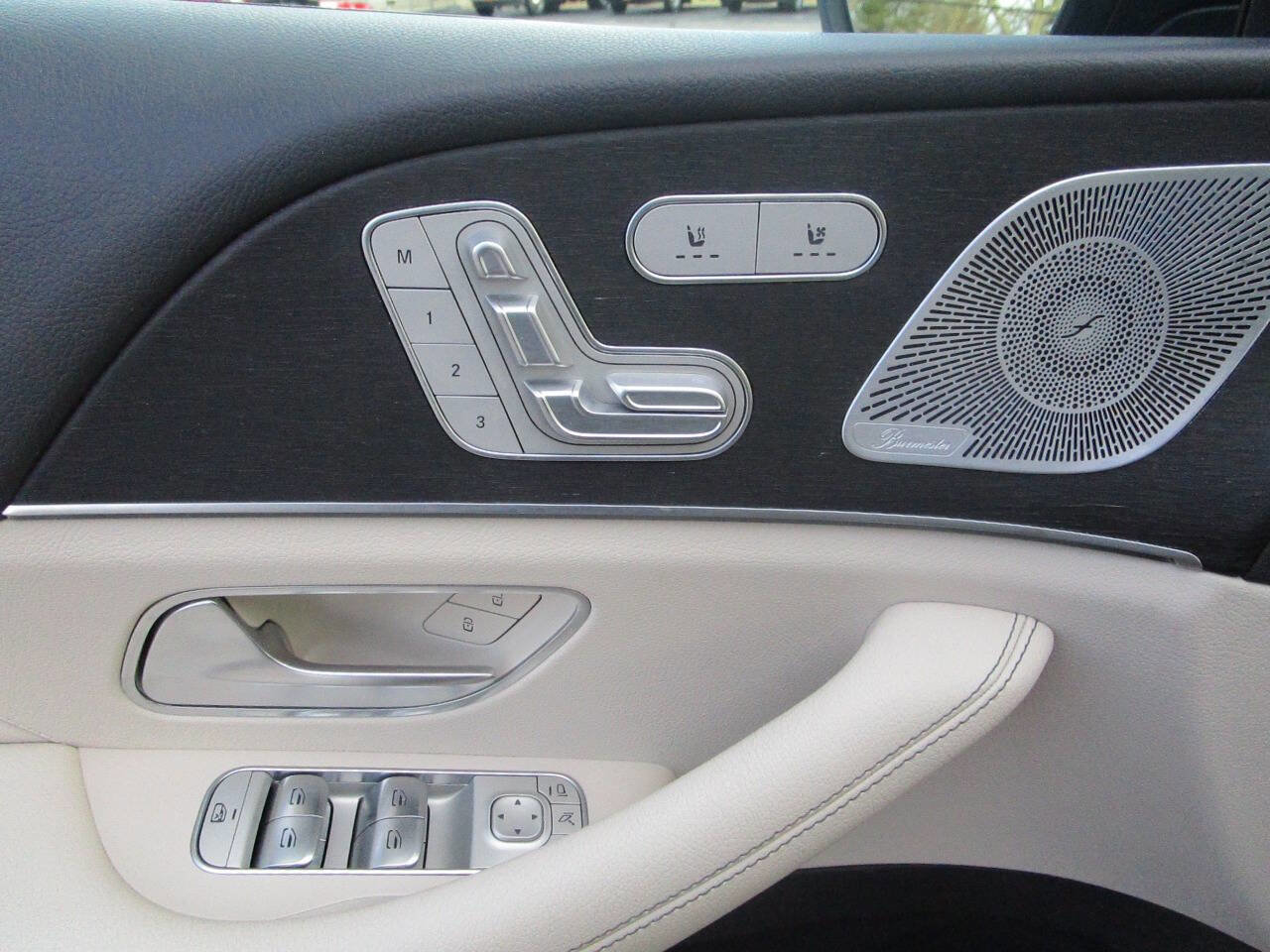 Used 2020 Mercedes-Benz GLE 350 4MATIC image 7