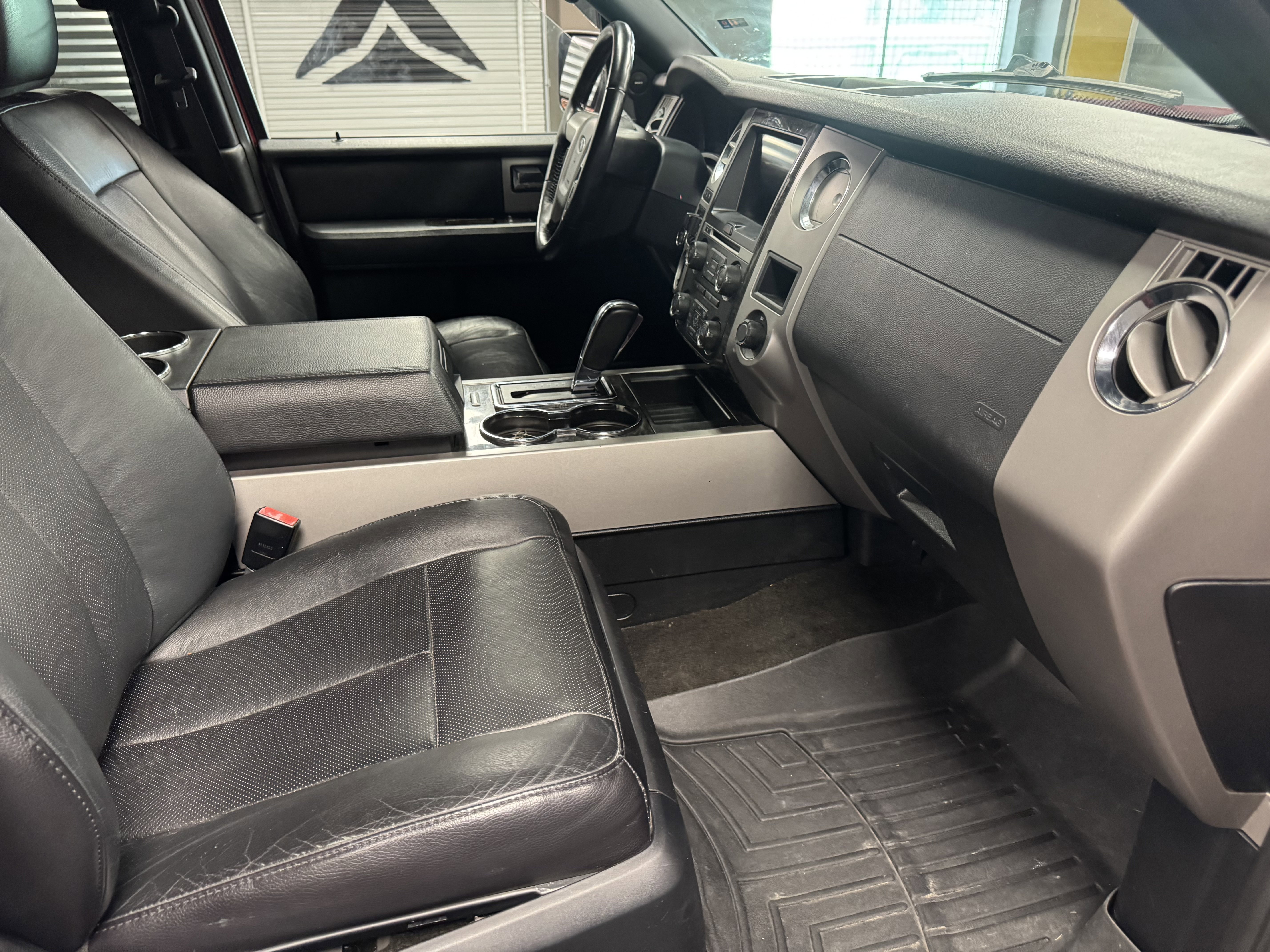 Used 2017 Ford Expedition EL Limited w/ Equipment Group 301A image 14