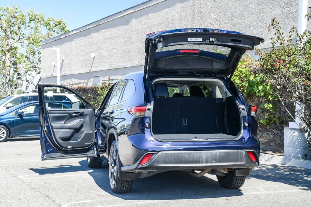 Used 2023 Toyota Highlander XLE image 26