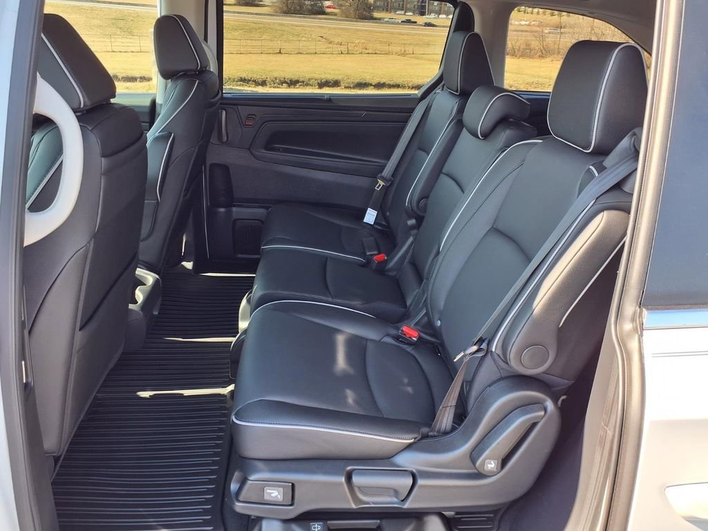 New 2026 Honda Odyssey Touring image 11