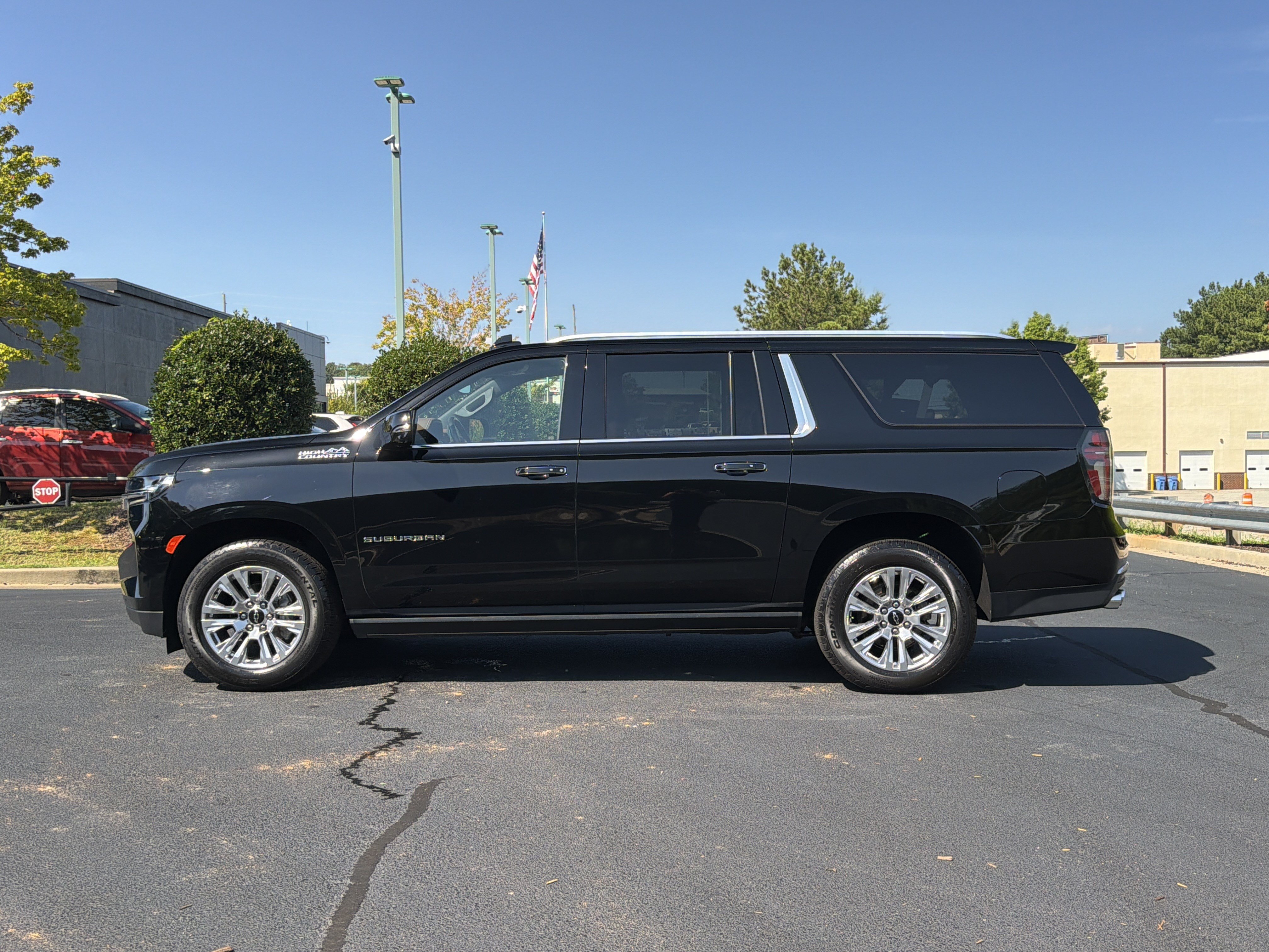 Used 2022 Chevrolet Suburban High Country AWD/4WD image 15