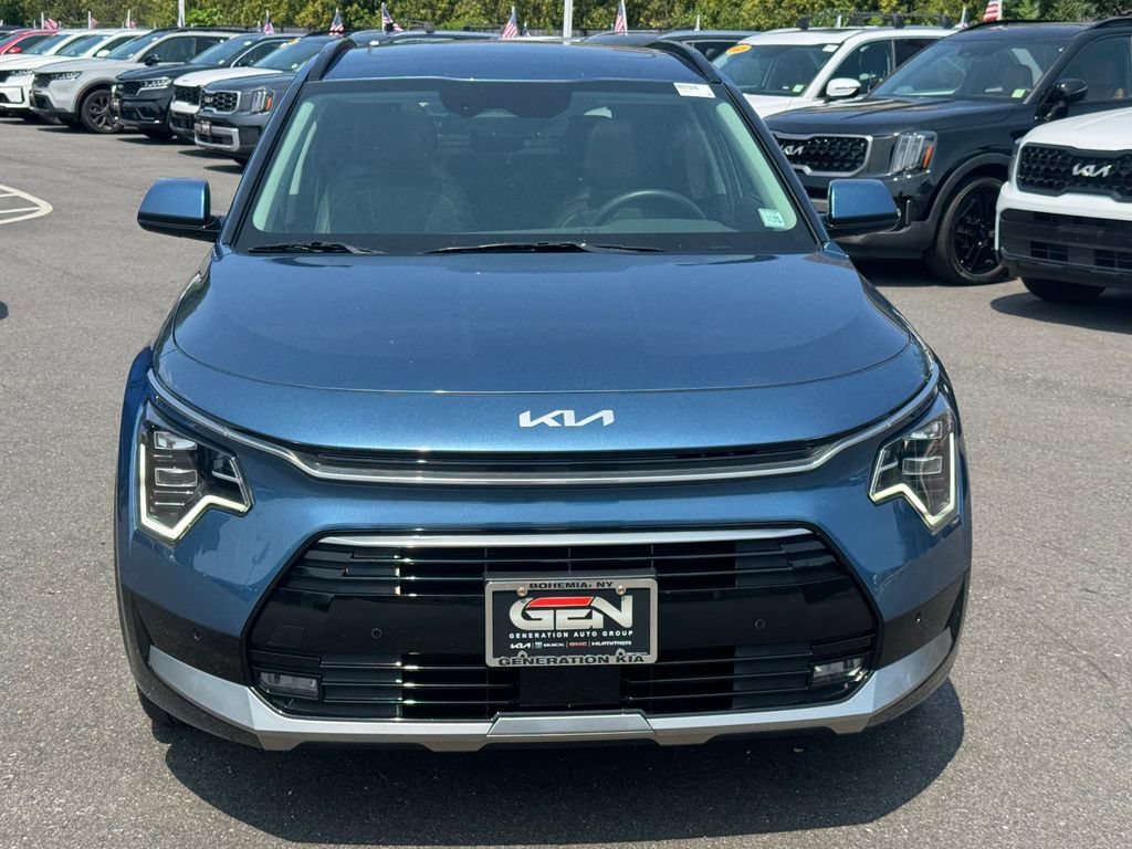 Used 2023 Kia Niro SX Touring FWD image 2