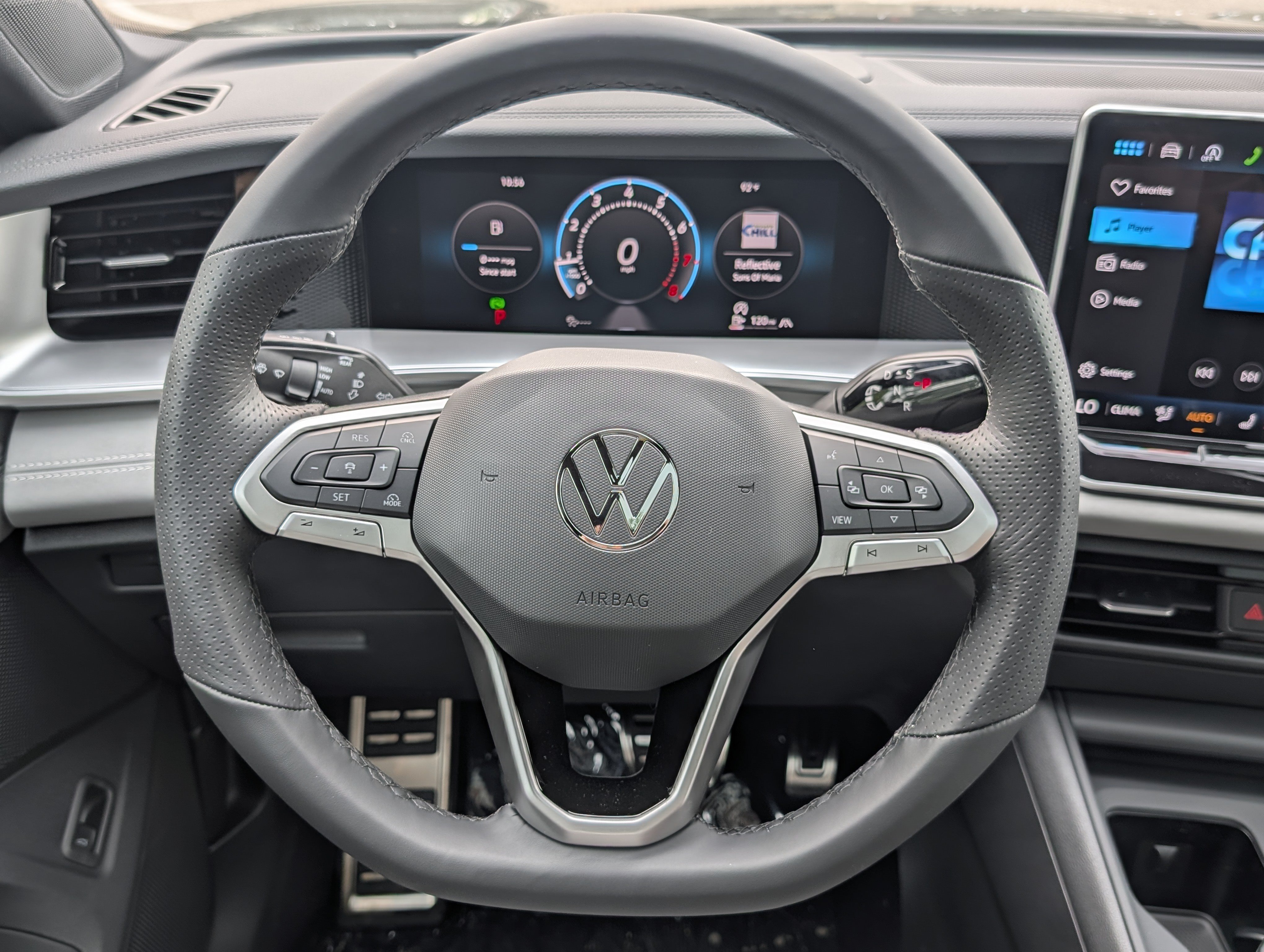New 2026 Volkswagen Tiguan SE R-Line AWD/4WD image 9