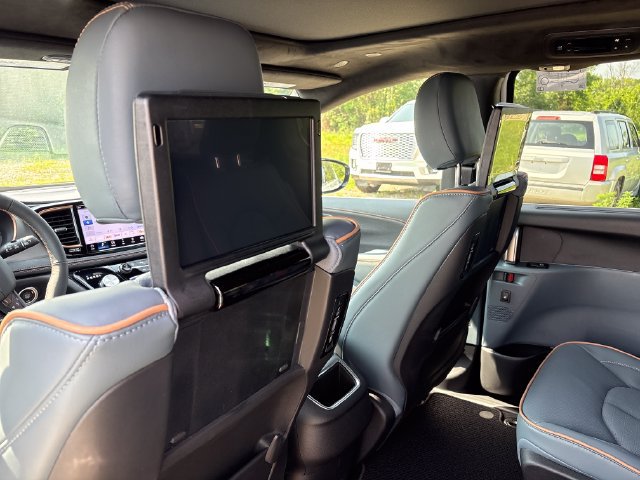 New 2027 Chrysler Pacifica Pinnacle w/ Theater Group AWD/4WD image 24