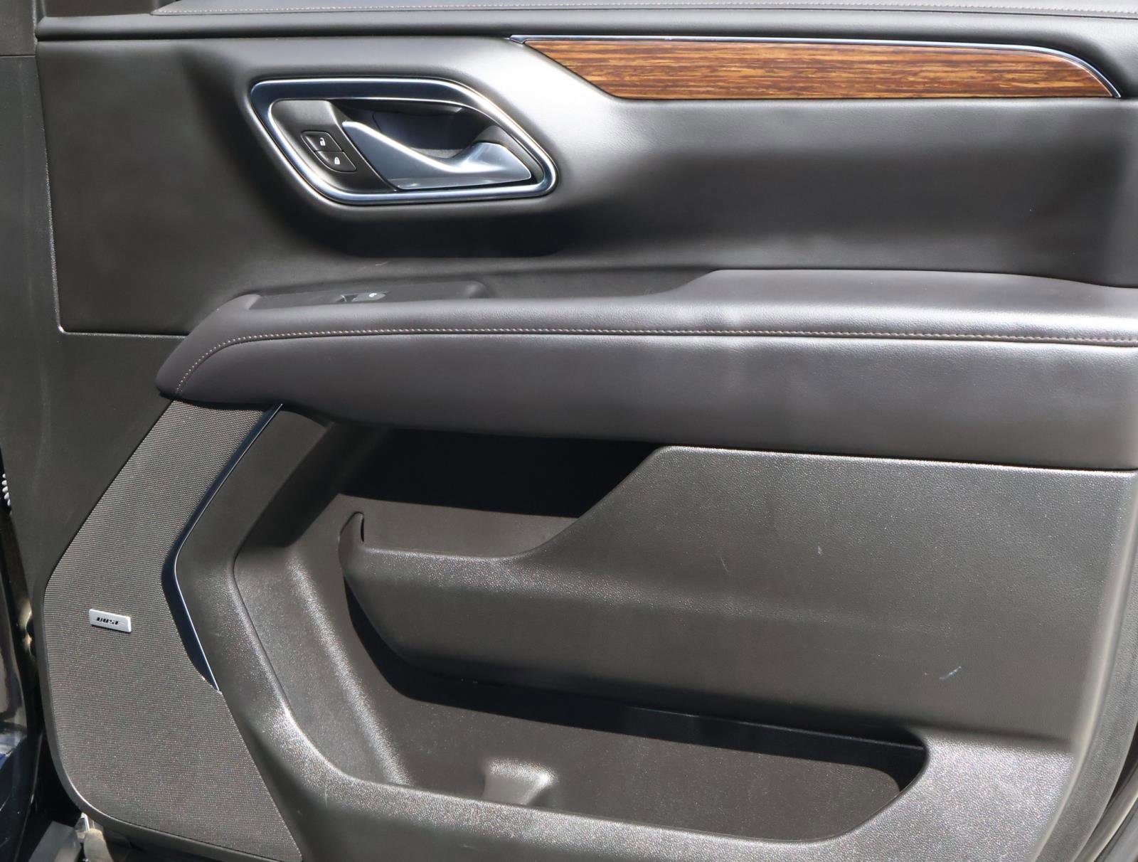 Used 2024 Chevrolet Suburban High Country image 21