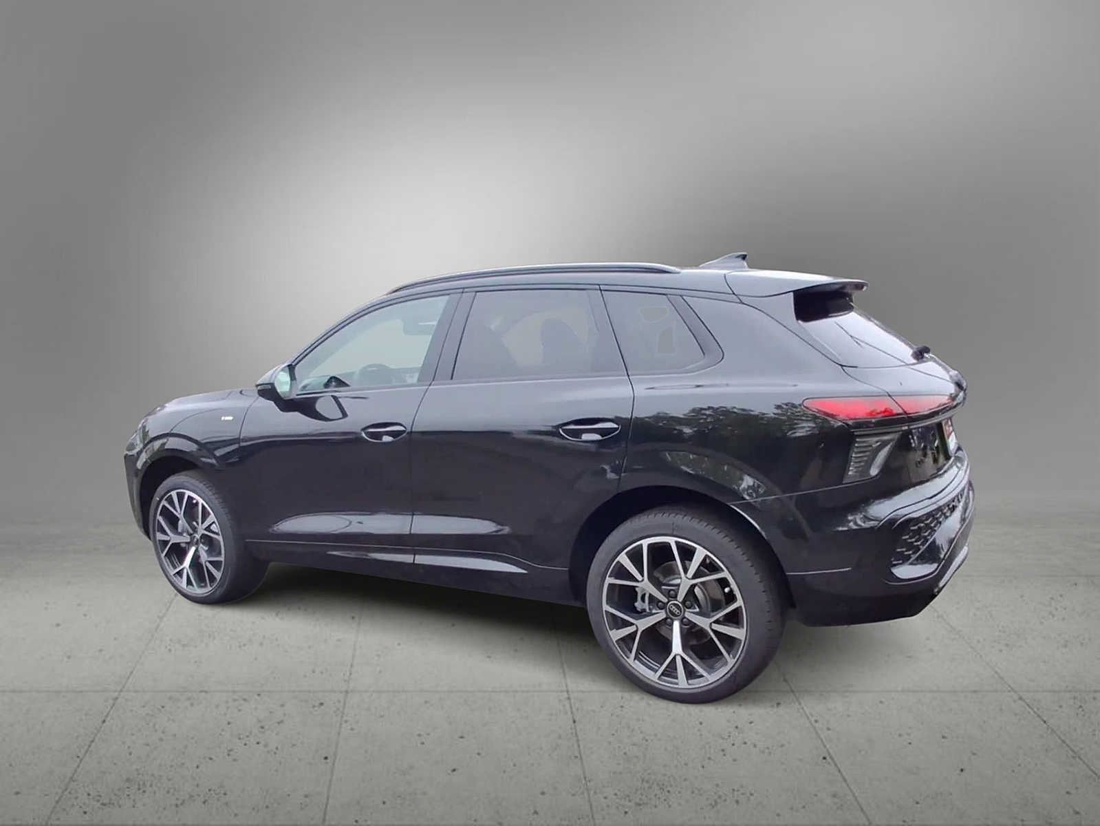 New 2026 Audi Q3 quattro 2.0T AWD/4WD image 6