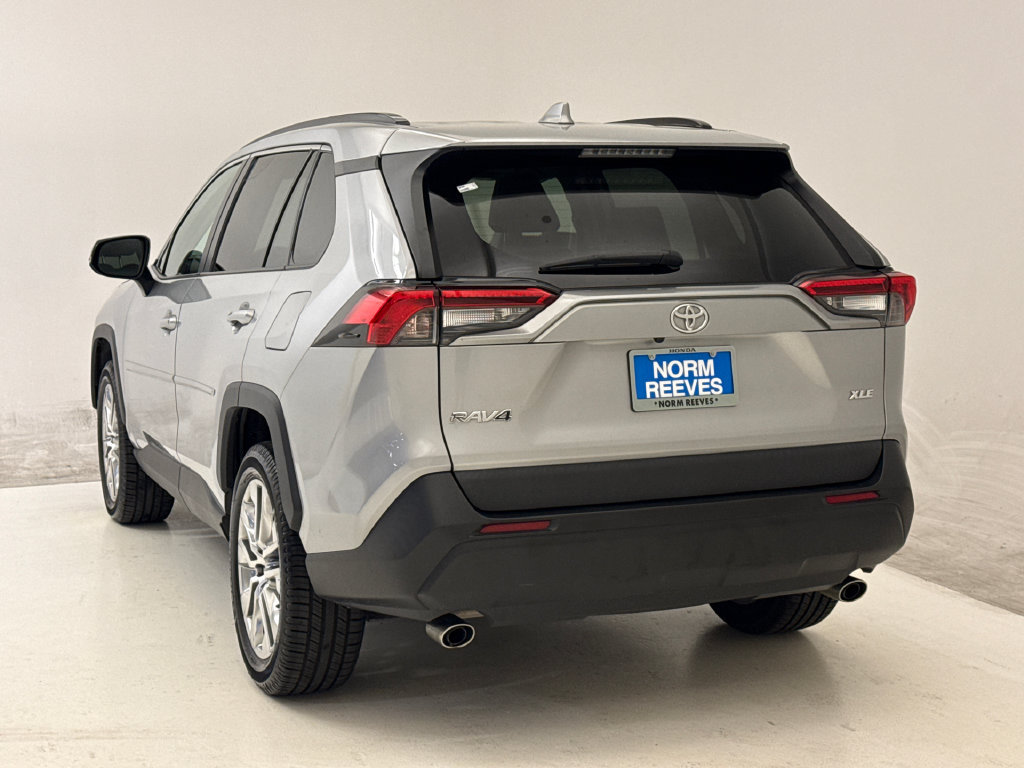 Used 2020 Toyota RAV4 XLE Premium FWD image 7