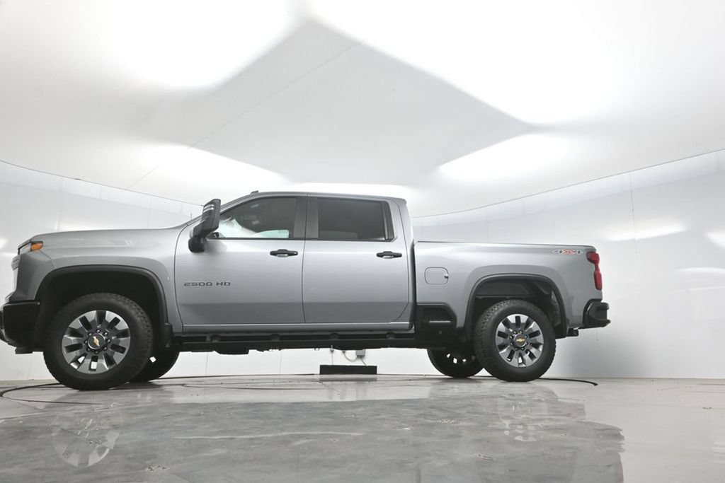 Used 2025 Chevrolet Silverado 2500 Custom w/ Custom Convenience Package AWD/4WD image 7