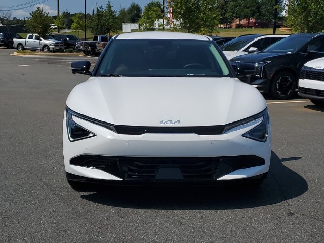 New 2026 Kia EV6 Wind RWD image 2