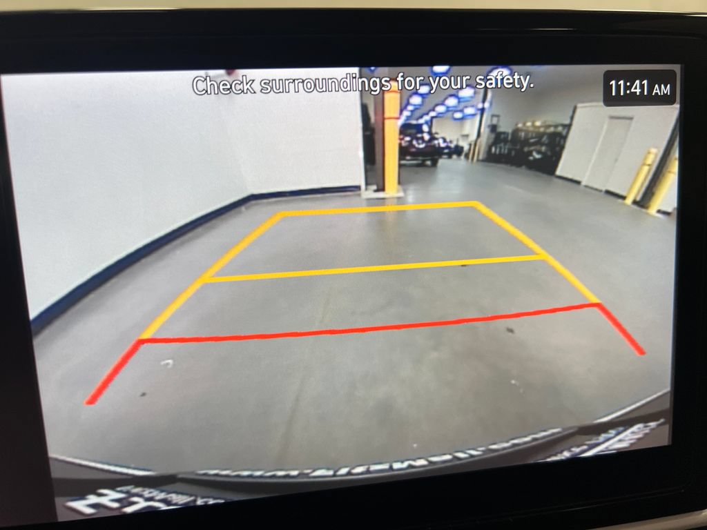 Used 2025 Hyundai Venue Limited FWD image 21