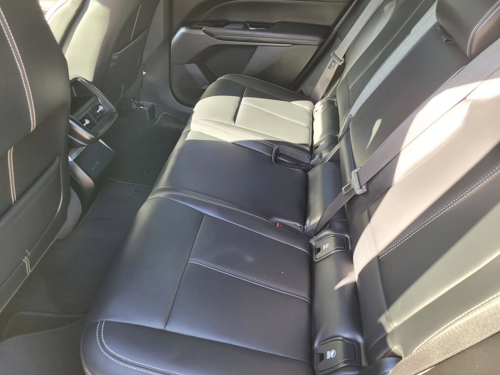 Used 2024 Cadillac Lyriq Tech AWD/4WD image 18