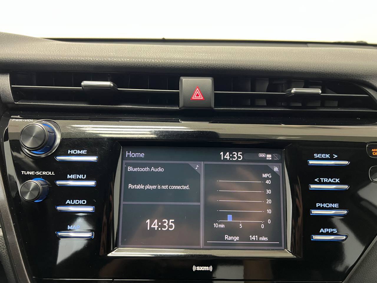 Used 2018 Toyota Camry XSE image 19