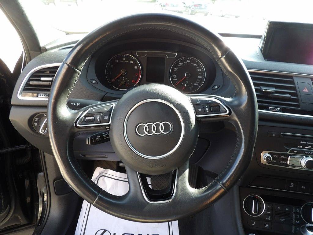 Used 2018 Audi Q3 2.0T Premium Plus w/ Premium Plus Package AWD/4WD image 16