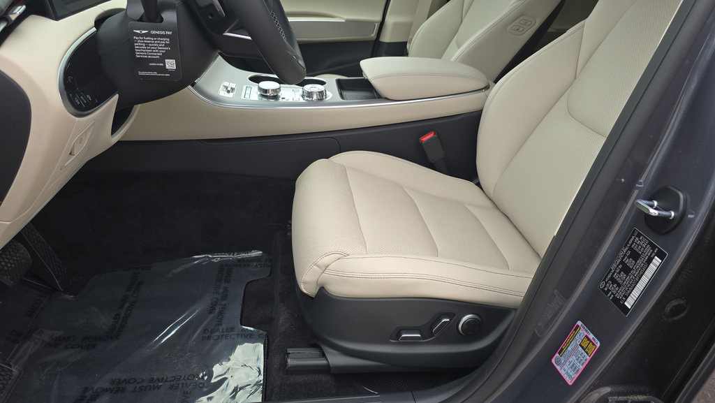 New 2026 Genesis GV70 2.5T Select AWD/4WD image 13