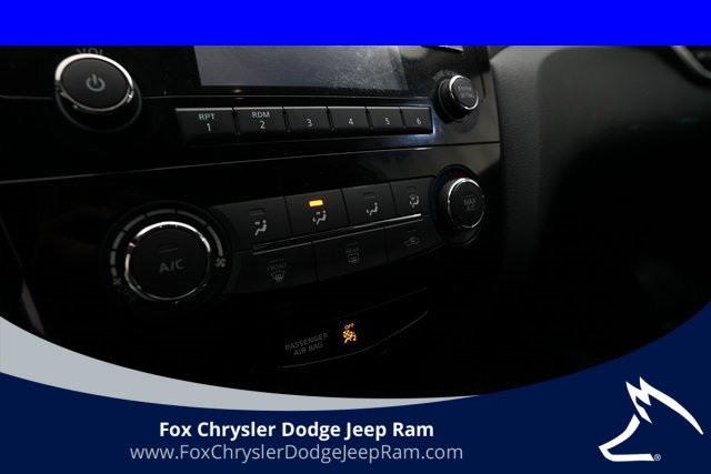 Used 2016 Nissan Rogue SV image 20