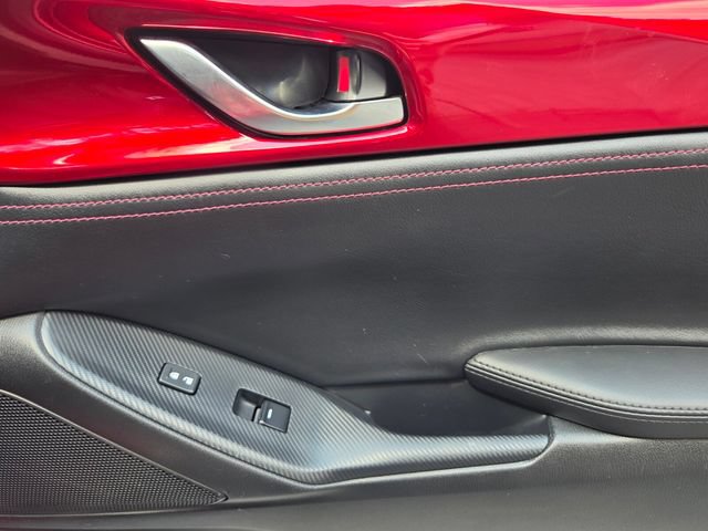Used 2019 MAZDA MX-5 Miata RF Grand Touring RWD image 17