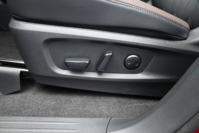 Used 2026 Nissan Pathfinder Platinum FWD image 29