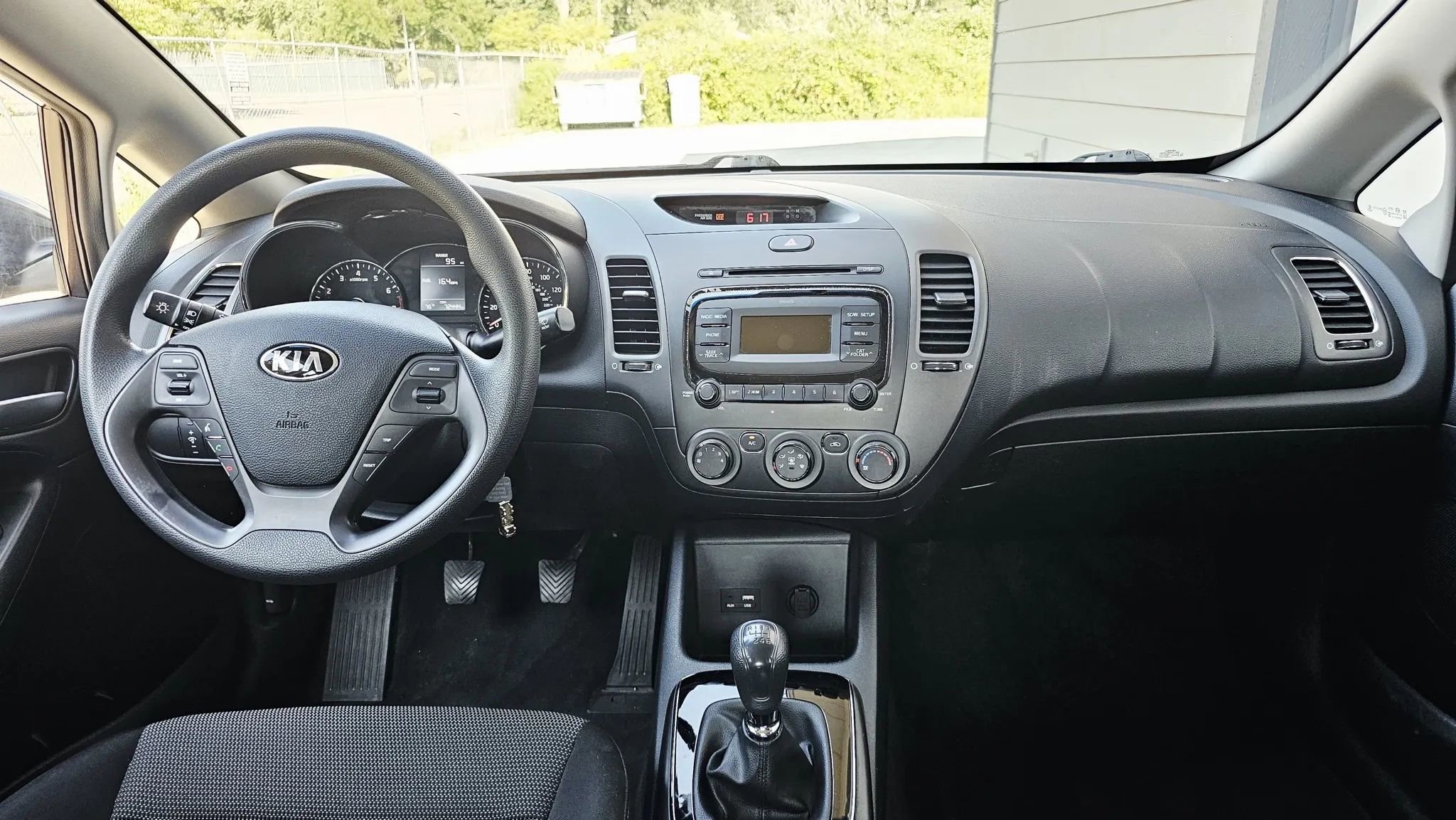 Used 2017 Kia Forte LX image 13