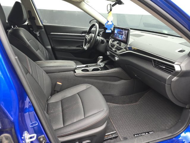 Used 2025 Nissan Altima 2.5 SR w/ SR Premium Package FWD image 28