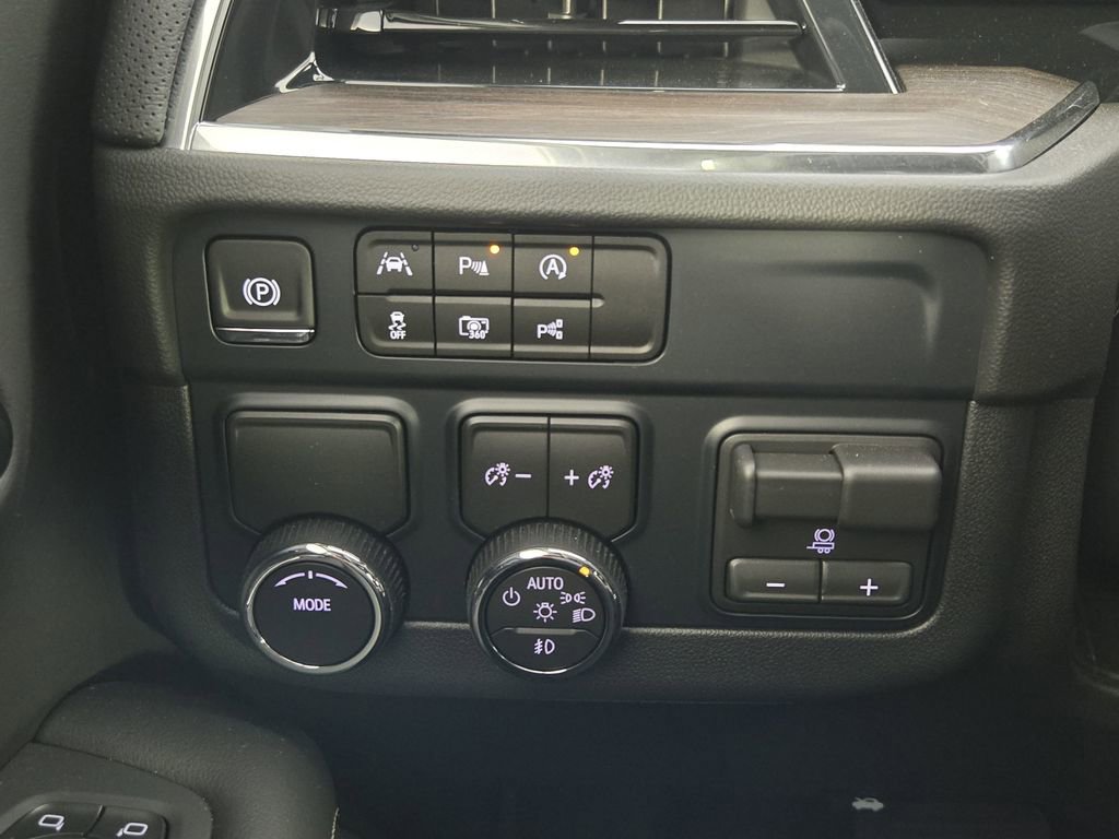 New 2026 Chevrolet Suburban Premier w/ Sun And Tow Package RWD image 22