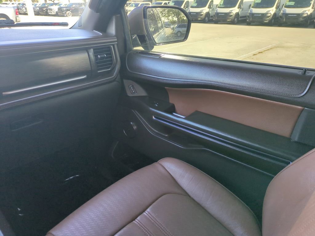 Used 2022 Ford Expedition King Ranch image 19