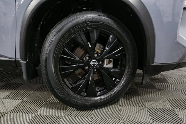 Used 2023 Nissan Rogue SV w/ SV Premium Package image 14