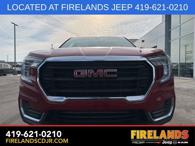 Used 2024 GMC Terrain SLE w/ LPO, Floor Liner Package image 2