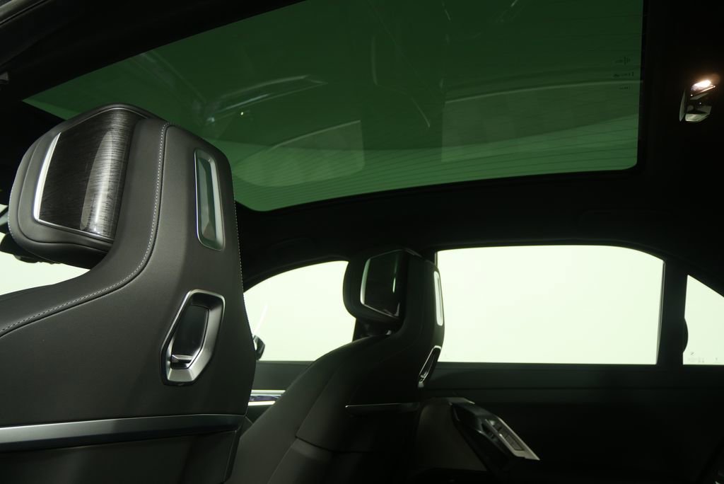 Used 2026 BMW i7 eDrive50 image 18
