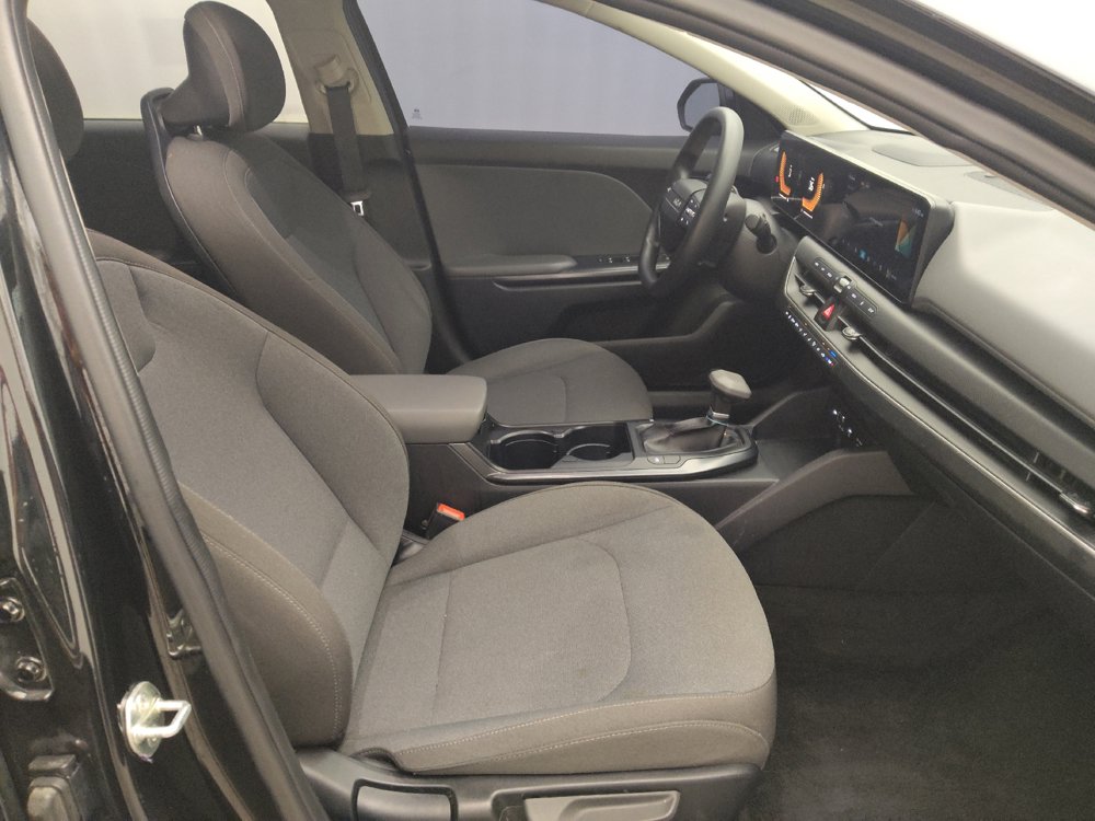 Used 2025 Kia K4 FWD image 21