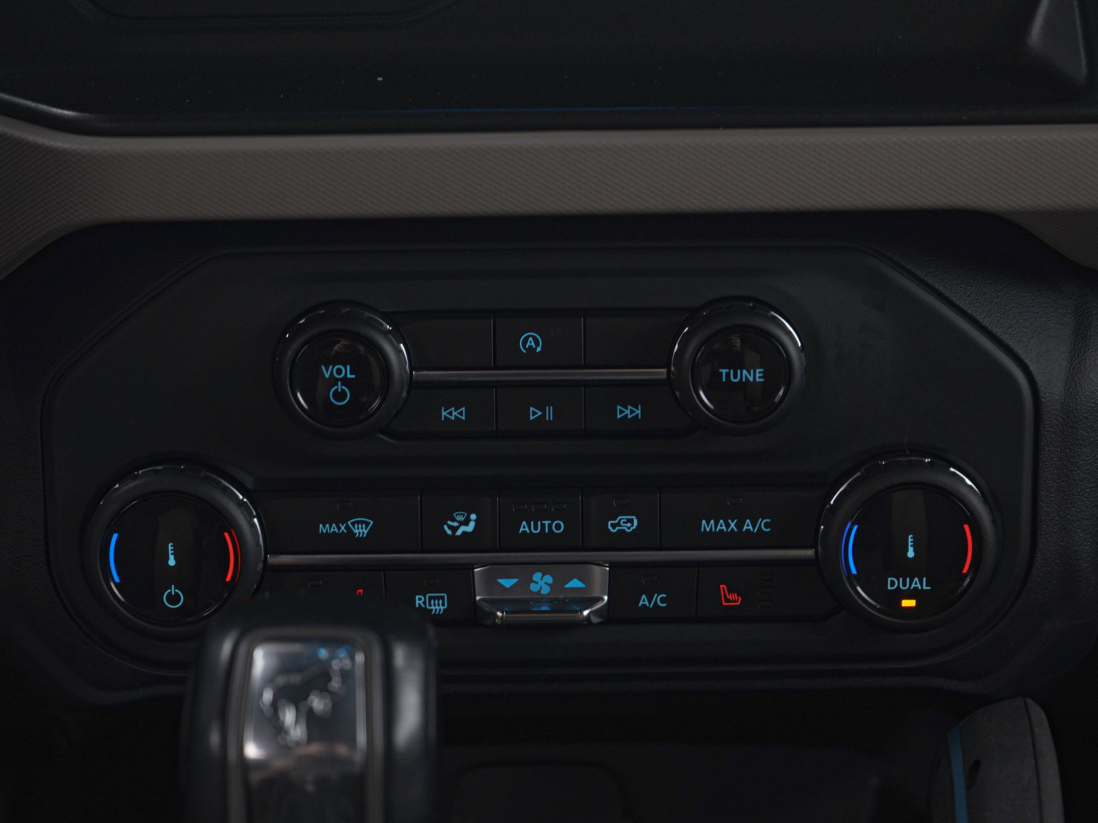 Used 2022 Ford Bronco Wildtrak image 17