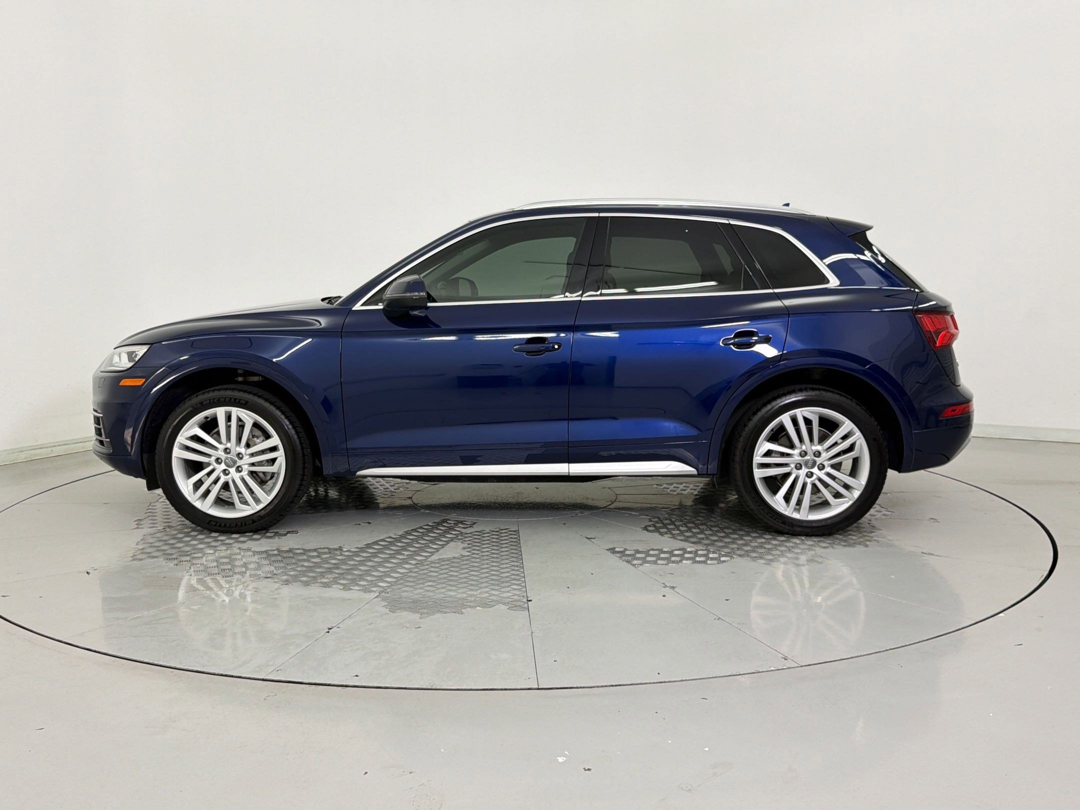 Certified 2019 Audi Q5 2.0T Premium Plus AWD/4WD image 2