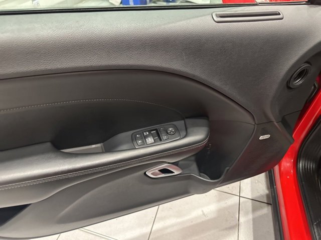 Used 2015 Dodge Challenger R/T Scat Pack w/ Scat Pack Appearance Package image 9