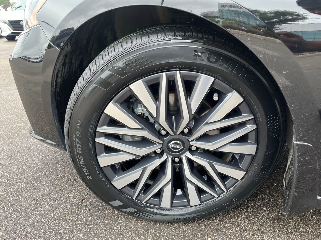 Used 2024 Nissan Altima 2.5 SV w/ SV Premium Package FWD image 29