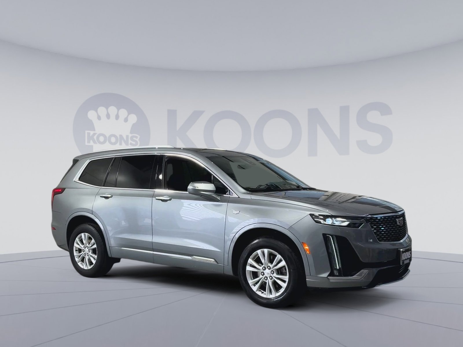 Used 2023 Cadillac XT6 Luxury image 2