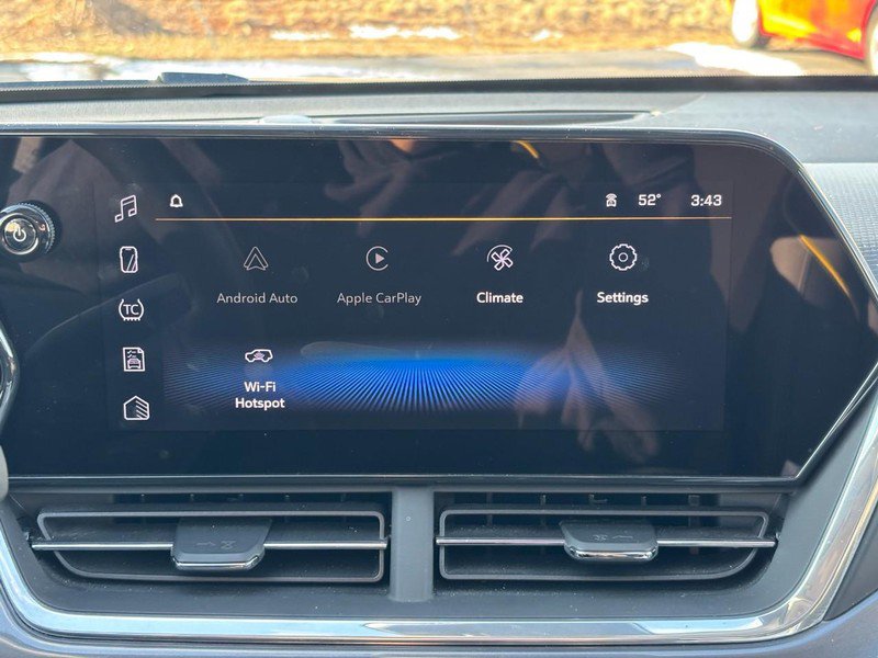 Certified 2024 Chevrolet Trax ACTIV w/ Sunroof Package image 21