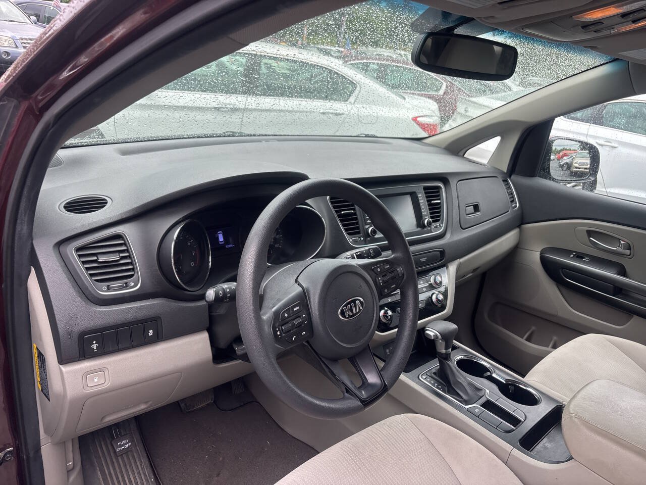 Used 2020 Kia Sedona LX FWD image 12