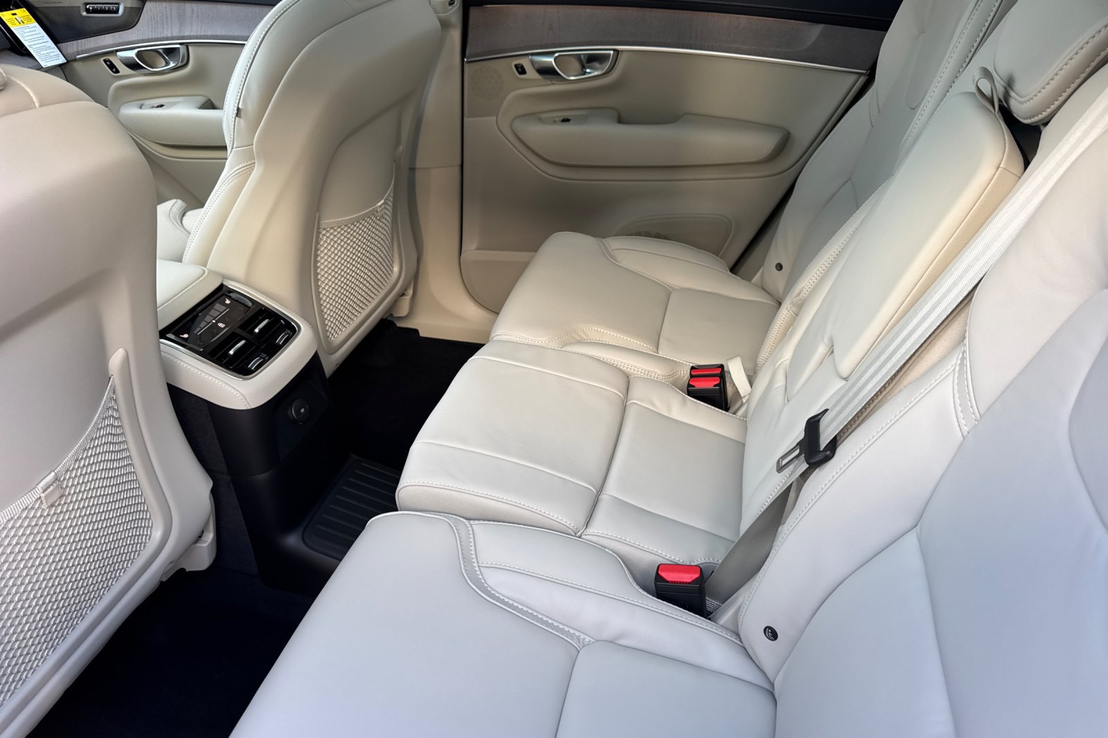New 2026 Volvo XC90 T8 Ultra AWD/4WD image 9