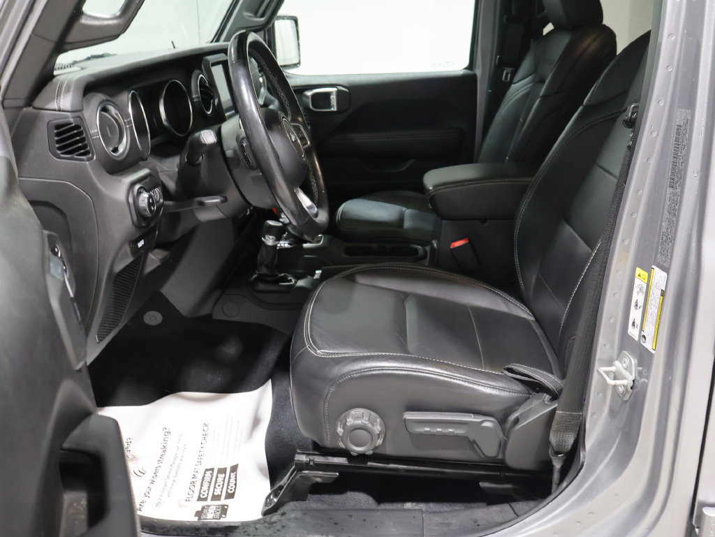 Certified 2020 Jeep Gladiator Overland AWD/4WD image 11